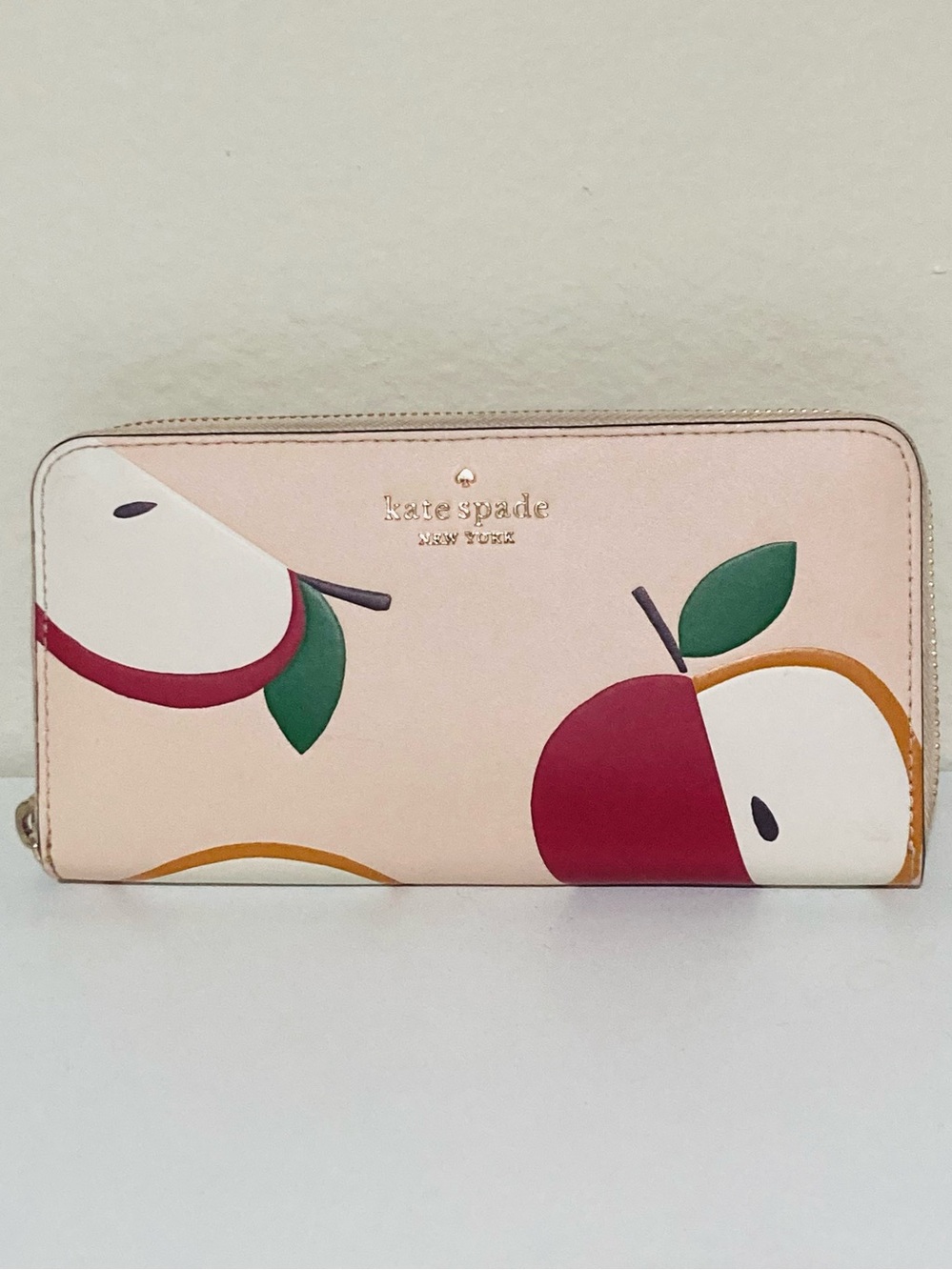 kate‎ spade Honeycrisp Red Apple Continental Wallet Zip-Around